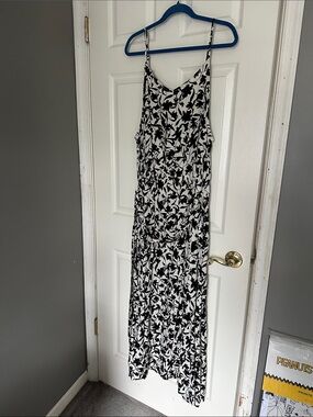 Ava & Viv Black and White Floral Maxi Dress